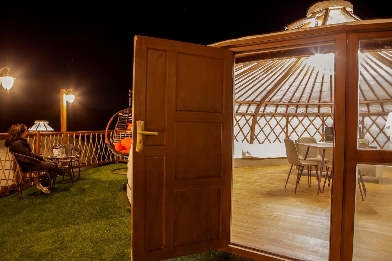 Terelj Resort Bayan Bulagiin Hural エクステリア 写真